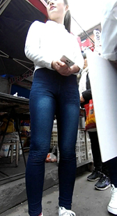 手机宣传紧身牛仔三小妹，好身材好气质第三季