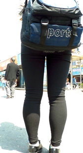 小高跟Q弹黑色紧身裤眼镜妹