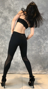 紧身运动裤美女背面模拍