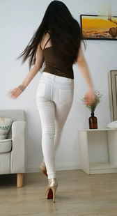 白裤高跟大宽臀模特