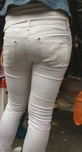 少妇超紧白裤宽臀