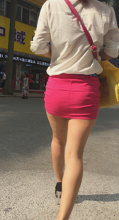 性感红裙美腿小少妇