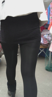 黑丝黑裙高跟少妇