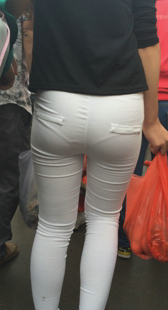 超紧白裤内痕勒紧