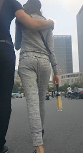 大屁股车模洋妞美女