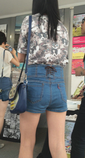 性感紧牛美腿少妇