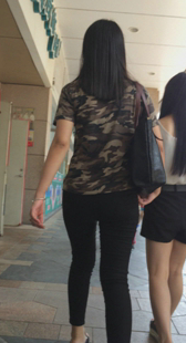 成熟打底黑裤少妇