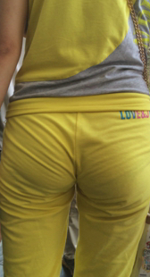 黄色呢绒口味重