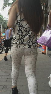 性感紧身布裤少妇