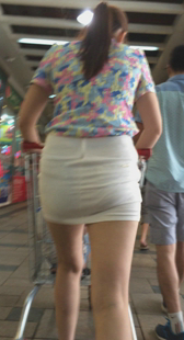 成熟少妇超短裙臀宽
