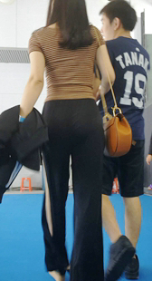 黑色休闲长裤性感好身材美少妇细腰翘臀