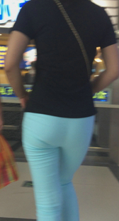 紧身蓝色包臀布裤少妇