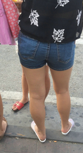 性感包臀勒沟牛仔热裤