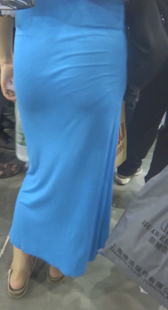 贴身长裙小少妇