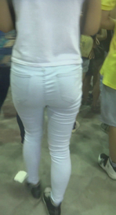 跟拍小少妇性感圆臀