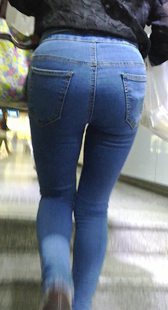 性感苹果臀牛仔美女