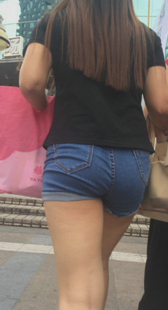 紧牛大屁股成熟少妇