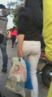 街拍白裤小少妇视频