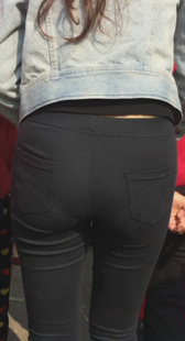 重口味大屁股包臀黑裤小妹