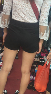 美腿包臀黑热裤小妹