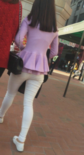 跟拍白紧包臀小少妇