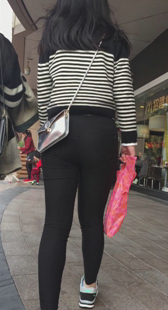 重口味大屁股打底裤小妹