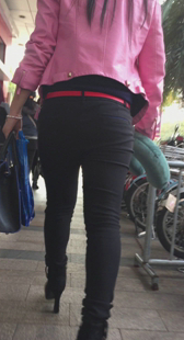 翘臀高跟西裤美少妇