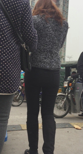 性感丰臀打底裤小少妇