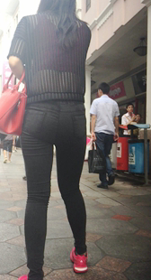 灰紧牛仔裤少妇视频