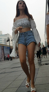 极品漂亮美女蓝色牛仔热裤