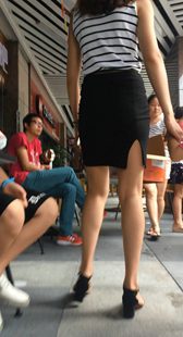 性感开叉风骚小少妇