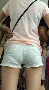 性感热裤超紧内痕小妹