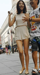 性感热裤高跟大美女