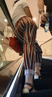 休闲长裤美胸美女