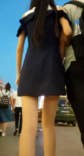 连衣裙肉色丝袜大长腿美女