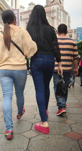 牛仔裤圆润翘臀年轻妹子