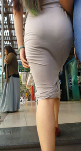 紧身连衣长裙漂亮美女性感圆润美臀