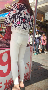 性感白色紧身裤妩媚女子