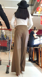 高跟棕色西裤长腿胸器S级美女