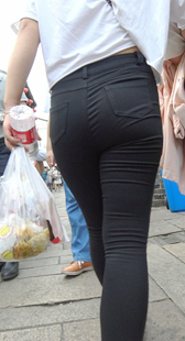 高跟西裤黑裤两少妇