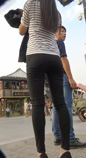 性感高跟宽臀黑裤美女