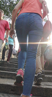 深沟蓝牛紧臀上楼梯