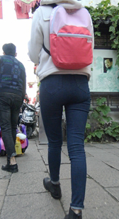 背包包臀蓝牛小妹