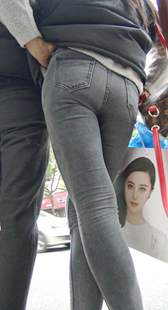 公交站灰牛学生妹第二季