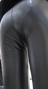 极品皮裤少妇买鞋子