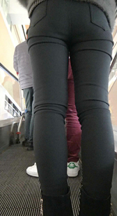 打底大宽臀年青妈咪