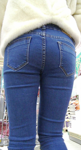 超市蓝牛紧臀美女