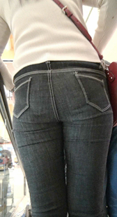 超紧黑牛宽臀熟女第一季