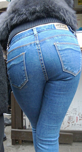 牛仔翘臀大美女第二季巨臀特写