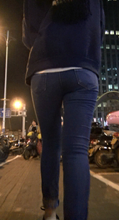 夜拍宽臀牛仔裤少妇